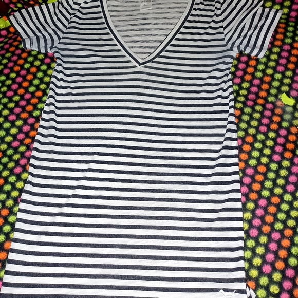 Victoria Secret striped tee size xs - Picture 2 of 3